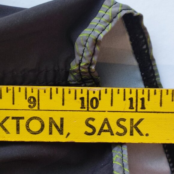 Volcom board short men's size 30 olive green black white stripes pattern - Picture 11 of 11